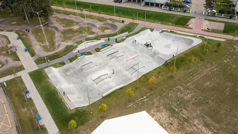 Skatepark BSMNT4LIFE w Mławie